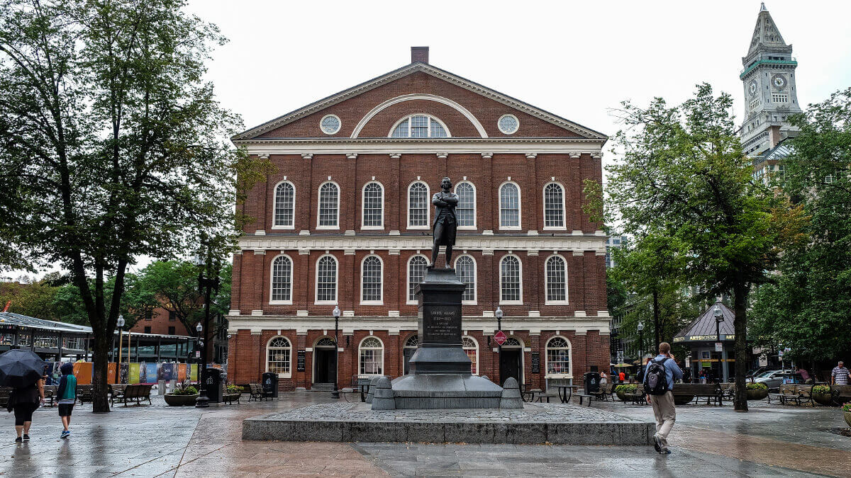 Travel Guide to Boston's Faneuil Hall