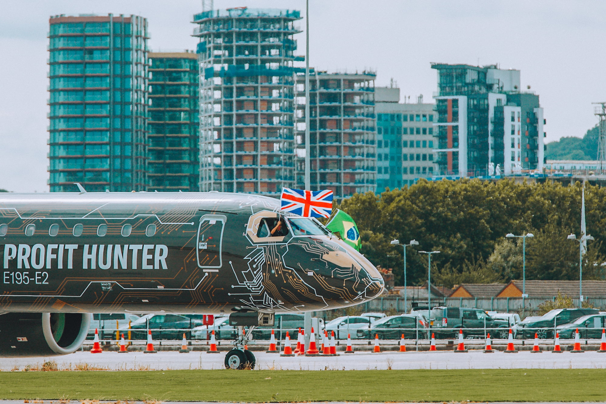 Embraer’s E195-E2 receives teep Approach Certification for London City Airport operations