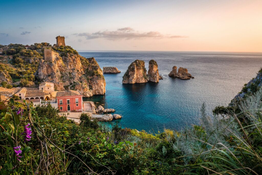 Reasons to visit the island of Sicily: An unforgettable journey through history and natural beauty